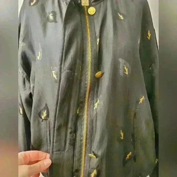 EMILY vintage 90s silk gold leaf jacket. Size small ( Much larger- 24 in p to p) - Picture 10 of 16